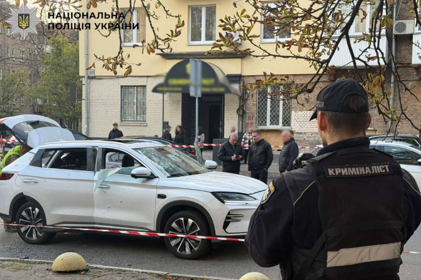 У Печерському районі Києва вибухнув електрокар: водія госпіталізовано